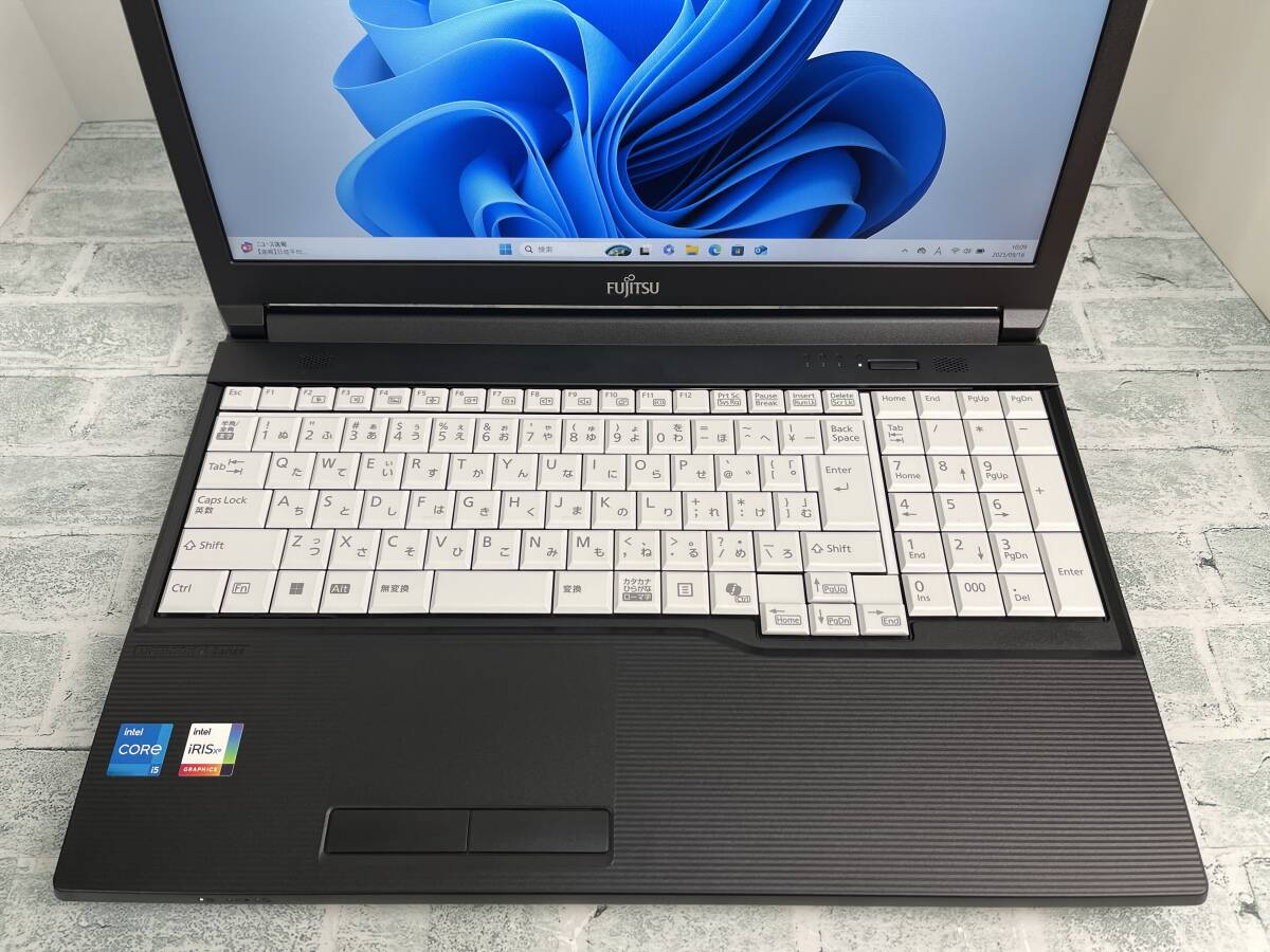 富士通 LIFEBOOK A5513/RX 2024年10月発表モデル Intel Core i5-1335U メモリ16GB+SSD256GB+DVD 顔認証 15.6型FHD Win11 送料無料 N7J1116_画像3