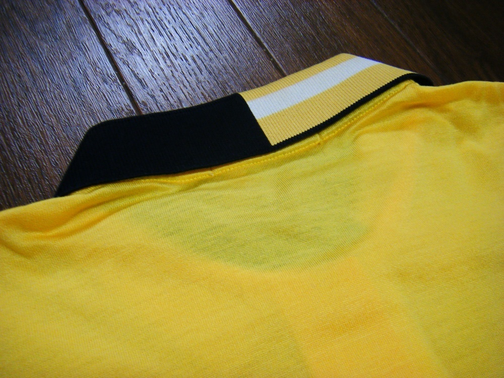 伸縮/良品〇マンシング シャツ M 薄手 光沢 半隠れボタン 刺しゅうロゴ 濃黄色_画像5