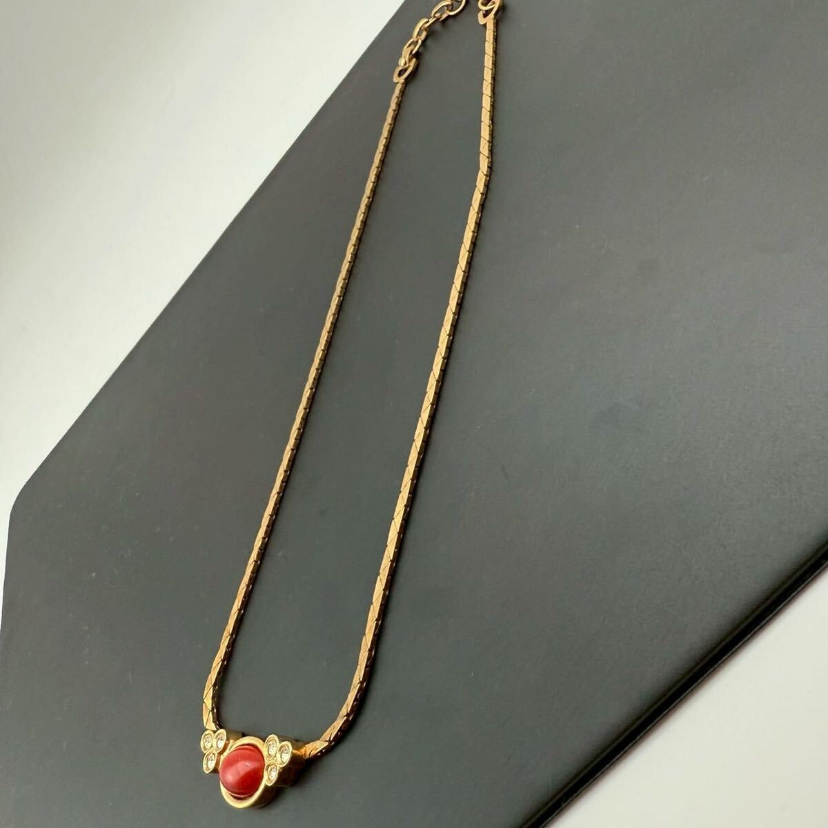 【希少?極美品】Christian Dior クリスチャンディオール ネックレス ペンダント チョーカー ラインストーン カラーストーン 赤玉 ゴールド