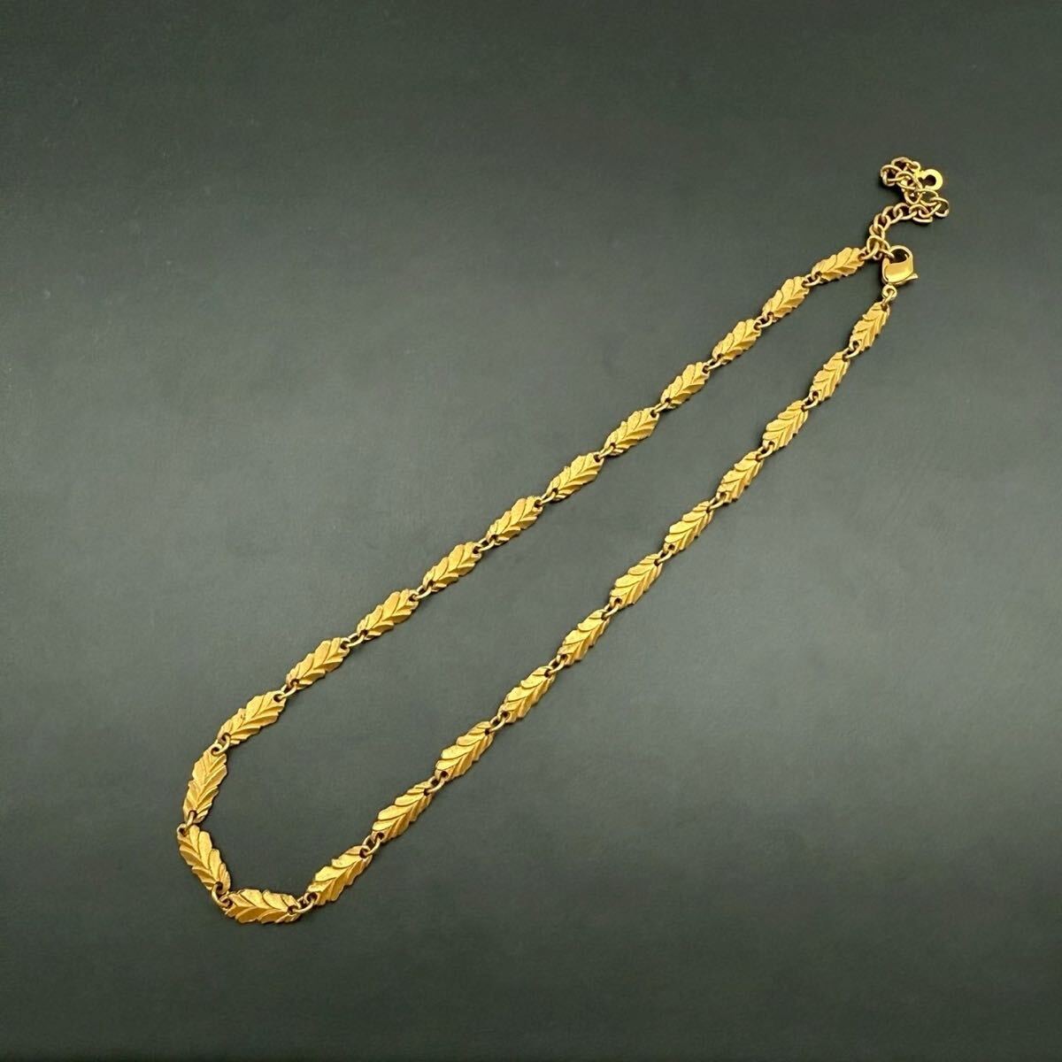 【希少?極美品】Christian Dior クリスチャンディオール ネックレス チョーカー ゴールド 葉っぱ リーフ モチーフ コスチュームジュエリー