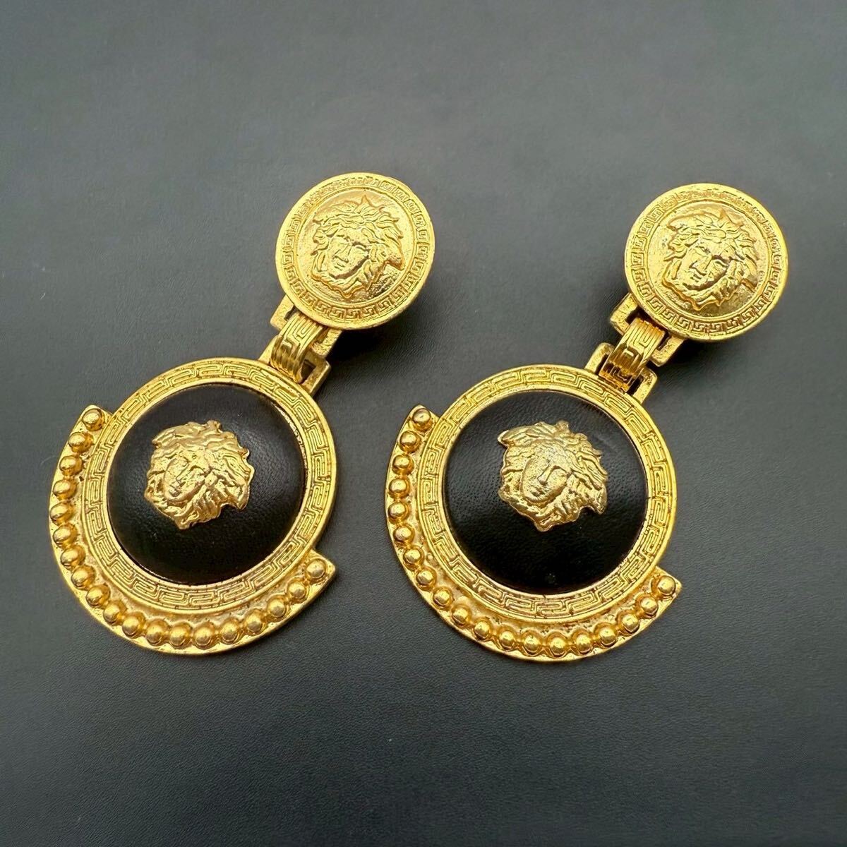 【超希少?未使用保管】Gianni Versace ジャンニ ヴェルサーチ イヤリング メデューサ 2連 大ぶりゴールド コスチュームジュエリー グレカ