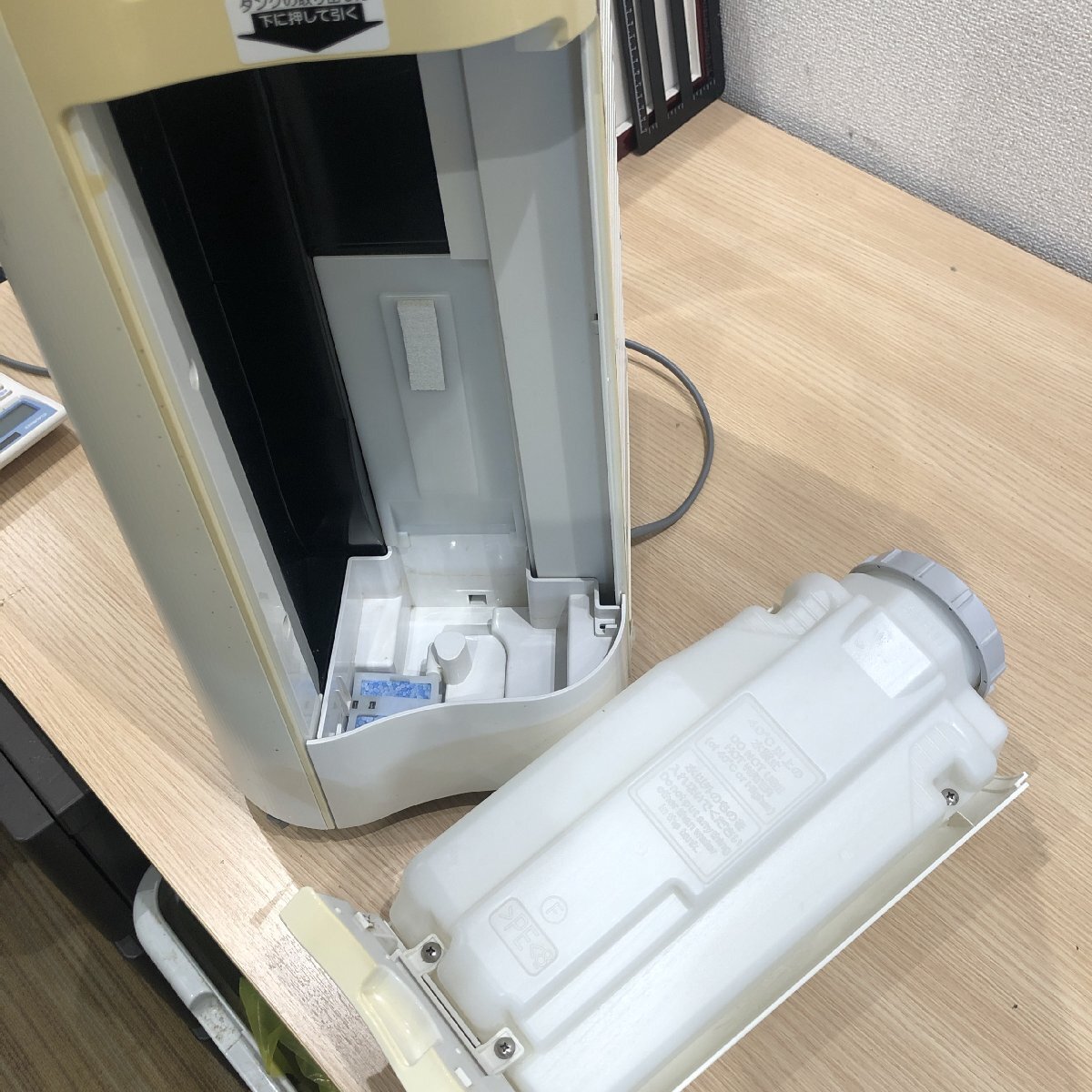 [ электризация OK/ текущее состояние товар /KU]SHARP sharp "plasma cluster" система очищения воздуха ионами увлажнение очиститель воздуха KC-H50-W 2018 год производства простой подтверждение рабочего состояния только MZ0919