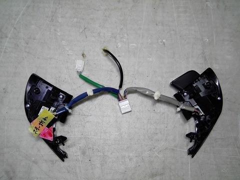アテンザ LDA-GJ2FW ステアリングスイッチ 　純正品番GLF4-66-4M0 管理番号AC3613_画像4