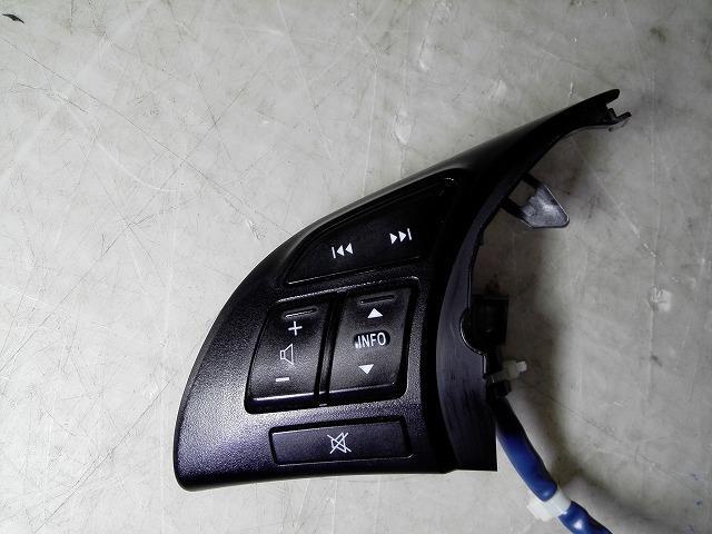 アテンザ LDA-GJ2FW ステアリングスイッチ 　純正品番GLF4-66-4M0 管理番号AC3613_画像2