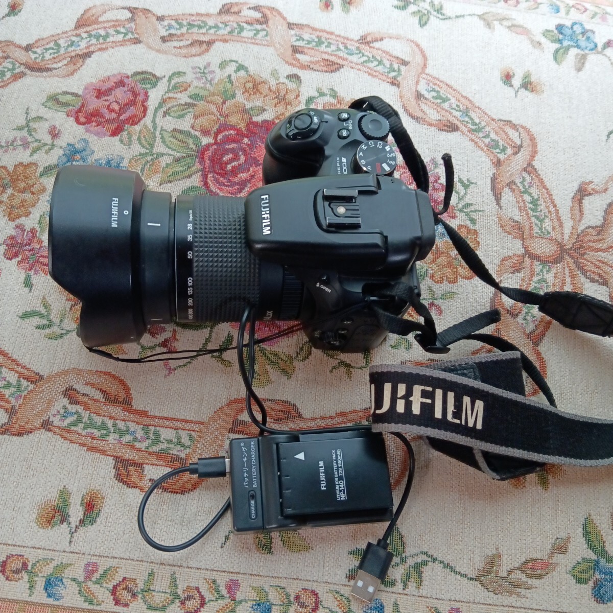 [ прекрасный товар ]FUJIFILM FINEPIX S100 FS*.. возможно * анимация возможно * авто фотосъемка OK* приложен * зарядное устройство ( внешний товар )* оригинальный капот * аккумулятор 1 шт * ремешок 