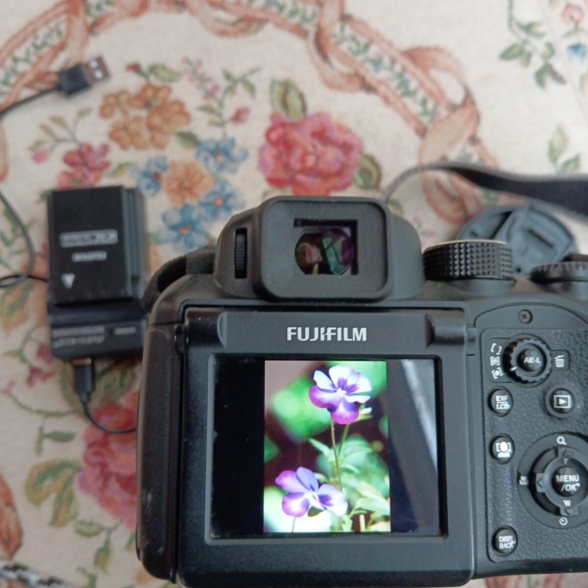 [ прекрасный товар ]FUJIFILM FINEPIX S100 FS*.. возможно * анимация возможно * авто фотосъемка OK* приложен * зарядное устройство ( внешний товар )* оригинальный капот * аккумулятор 1 шт * ремешок 