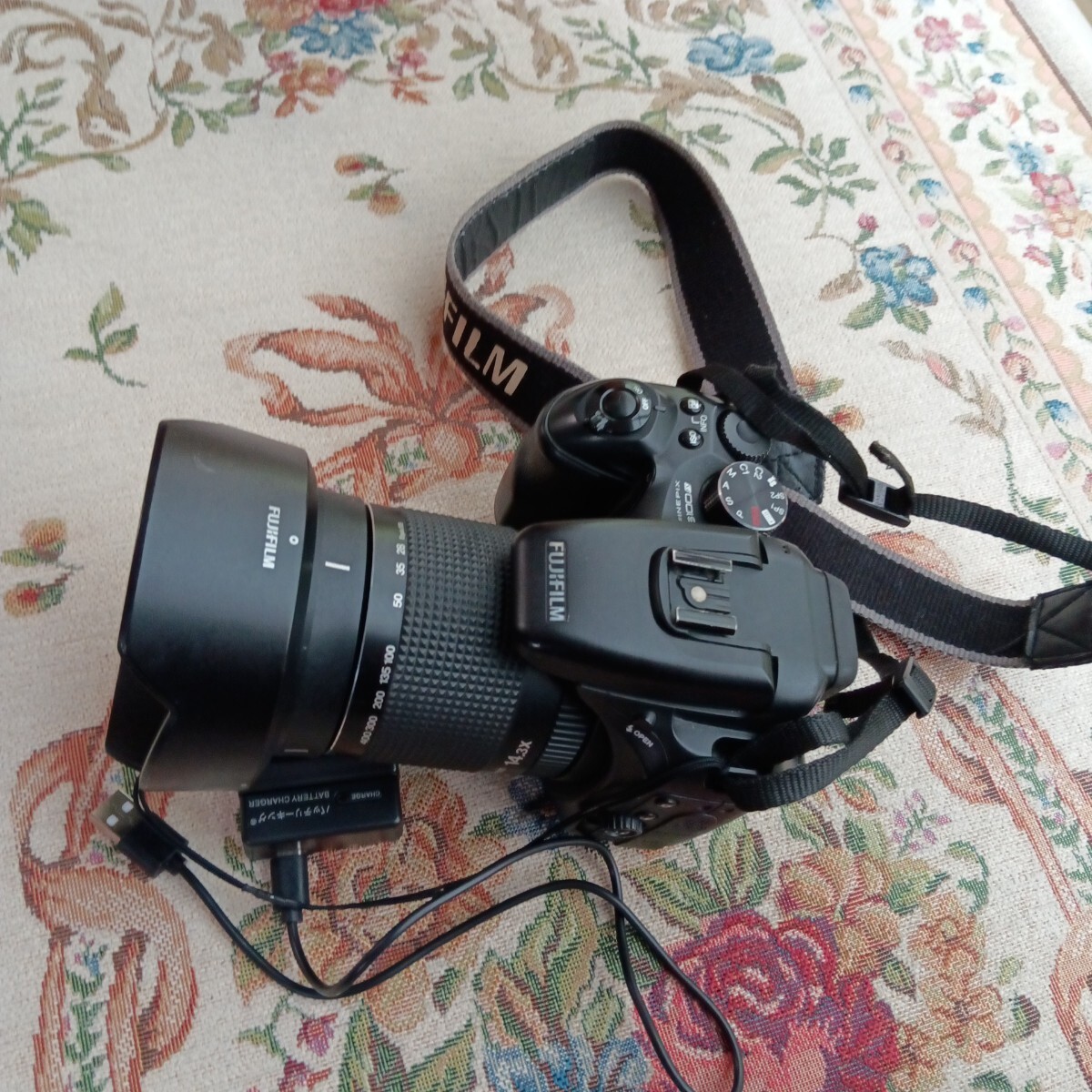 [ прекрасный товар ]FUJIFILM FINEPIX S100 FS*.. возможно * анимация возможно * авто фотосъемка OK* приложен * зарядное устройство ( внешний товар )* оригинальный капот * аккумулятор 1 шт * ремешок 