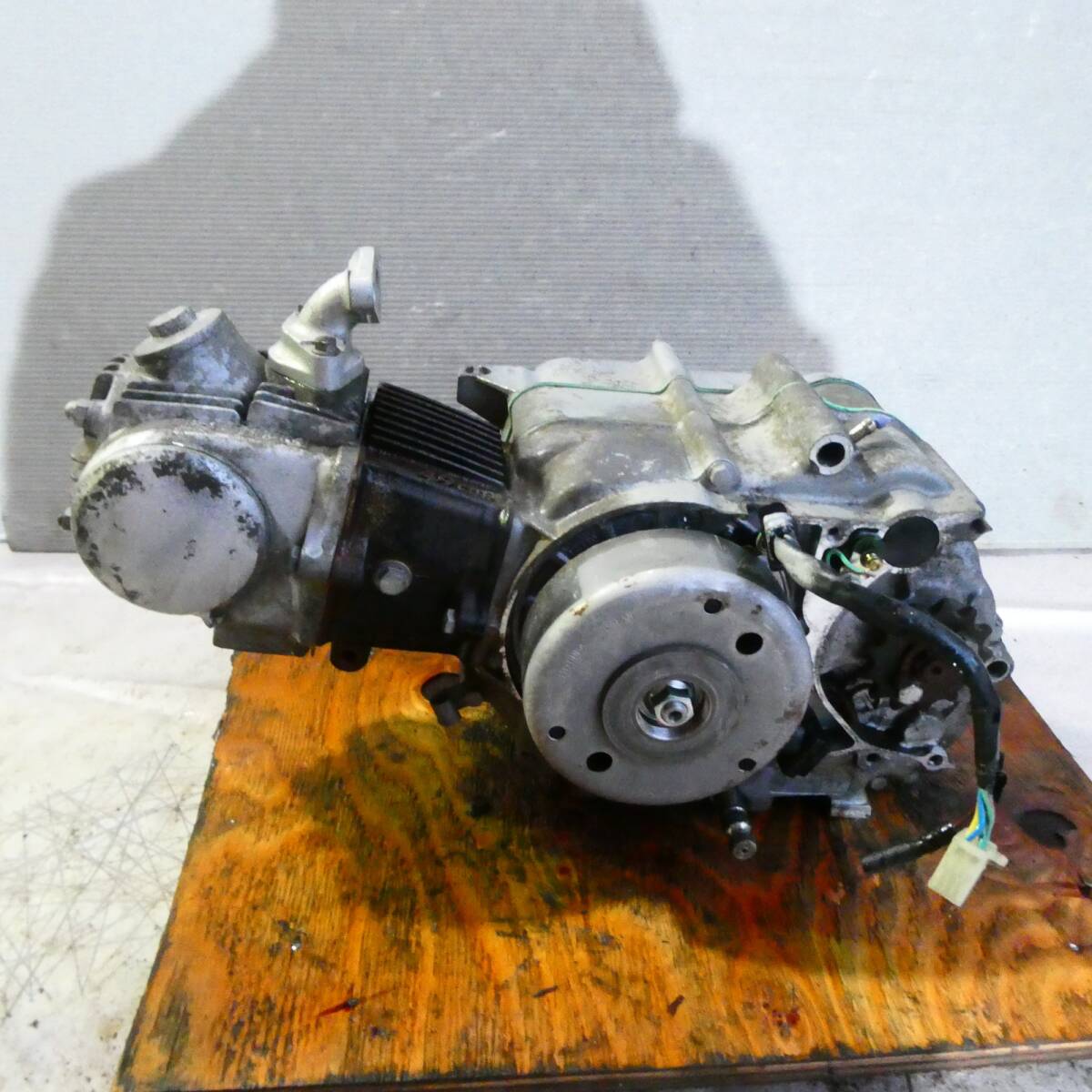 * Monkey [AB27] 12V оригинальный двигатель действующий AB27E-1024XXX б/у Honda HONDA Monkey Chaly Dux Gorilla Monkey KR070317