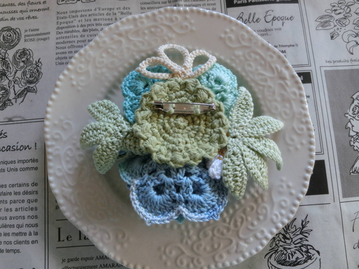 ☆　2467　　薔薇と小花のブーケ　　水色/ペパーミント系薔薇　　クロシェレース　　コサージュ　 ハンドメイド　