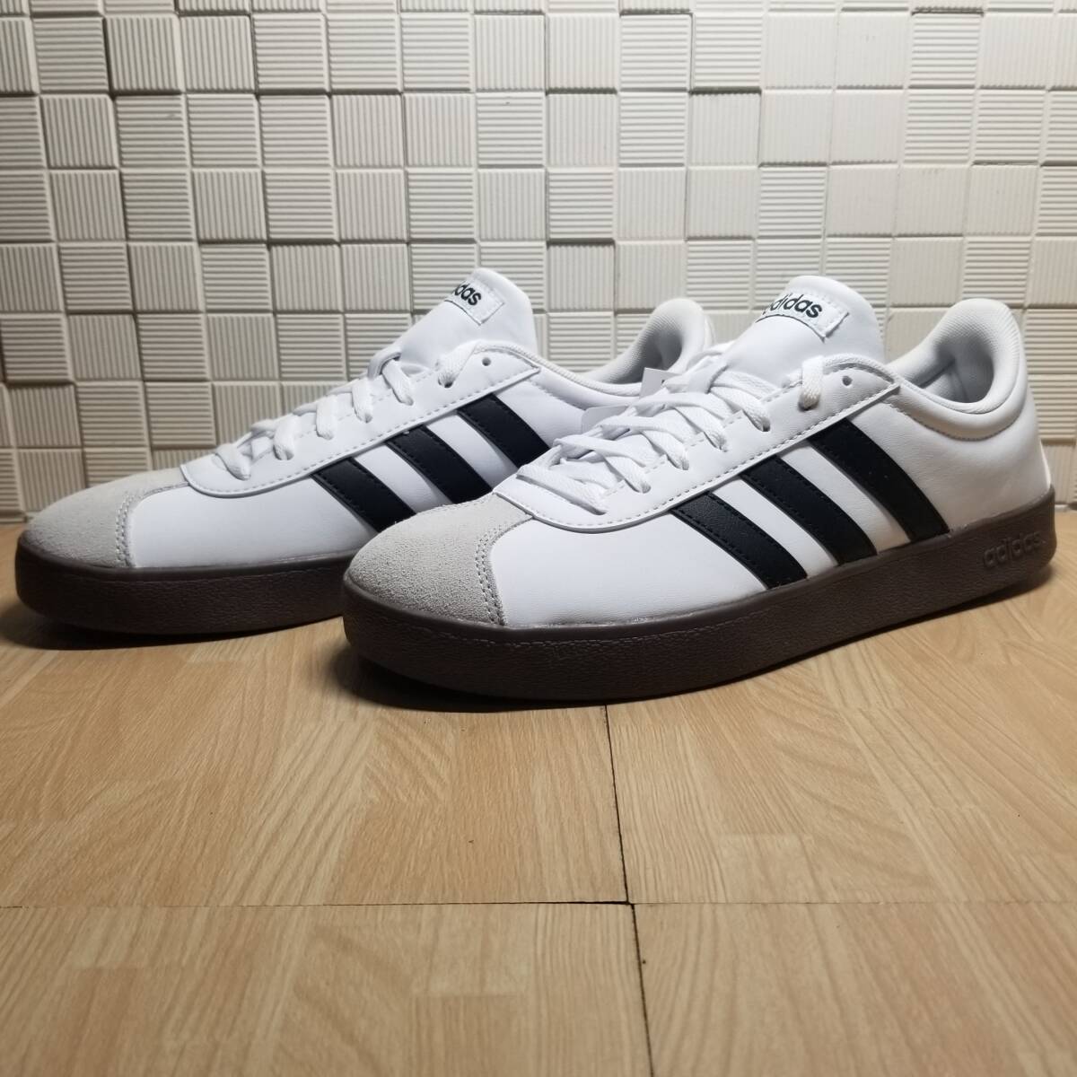 送料無料・新品未使用!!アディダス adidas カジュアルシューズ スニーカー / VL COURT BASE M / 白 ホワイト 28.0cm