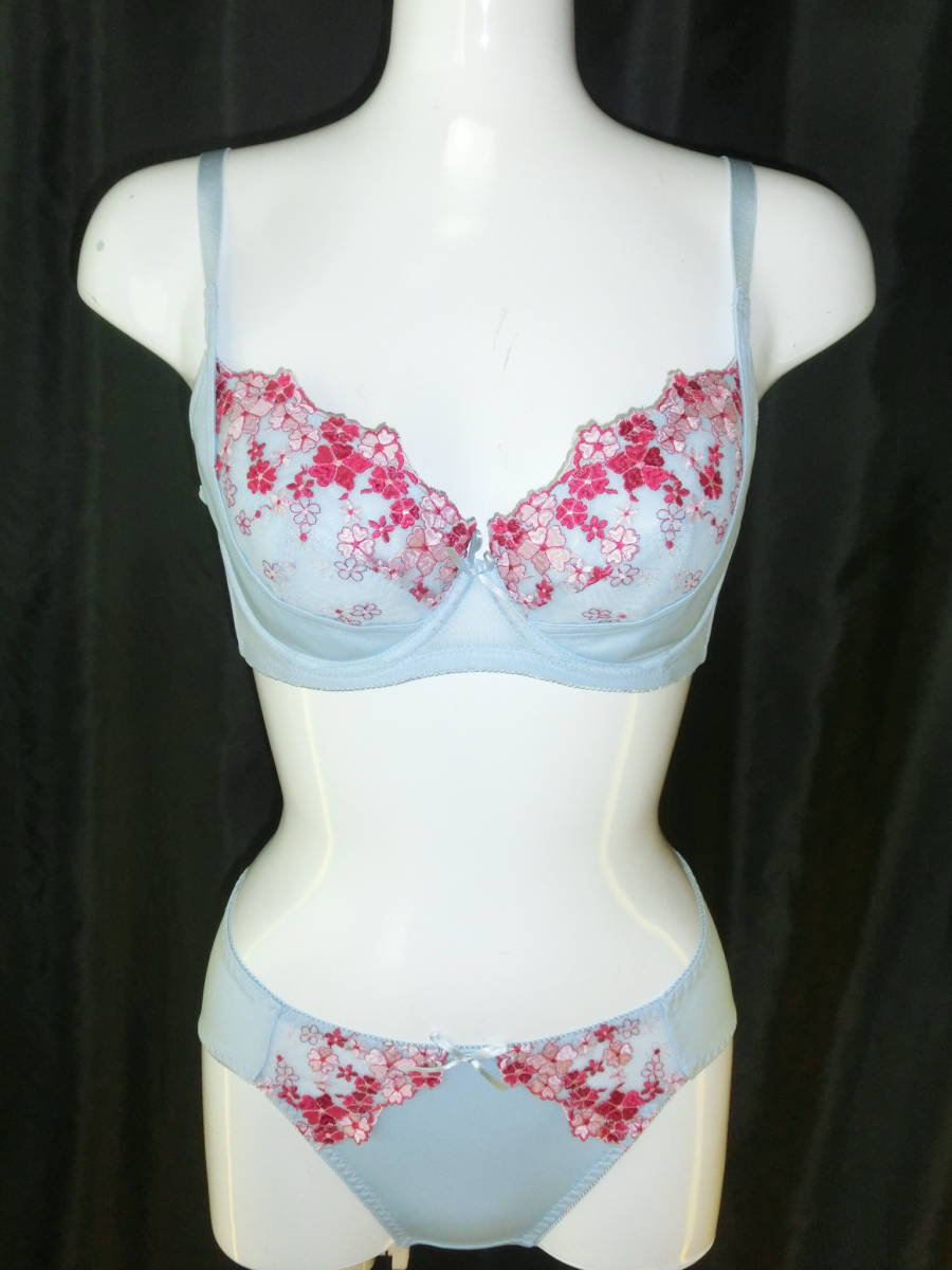 ☆【D75 L】スカイブルー 華やかリフトアップブラジャー・ショーツセット《63》_画像1