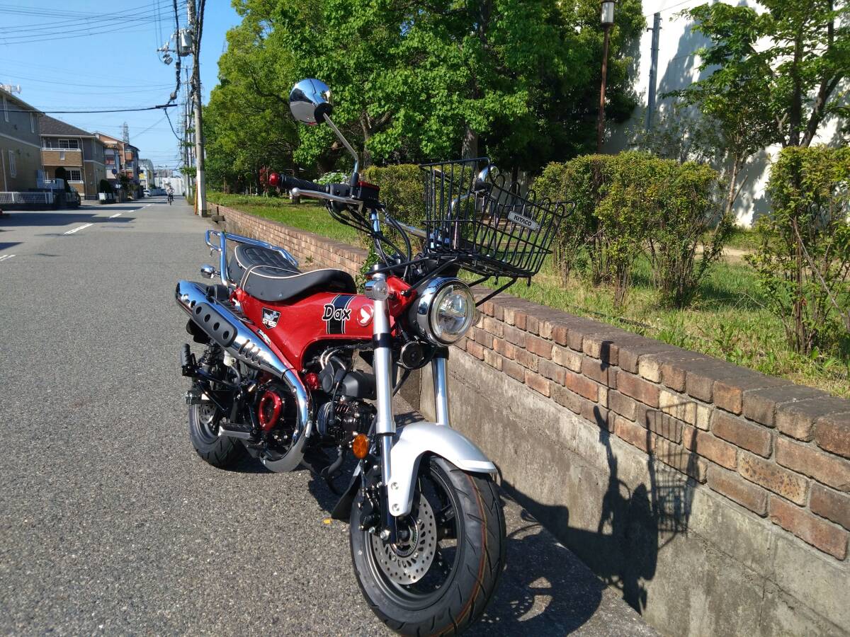 １万円売切り・ダックス125・希少・人気の赤 !　ほぼ新車 ! オプションパーツ多数・イモビライザー・バスケット・即決価格でおまけ付き　!_画像5