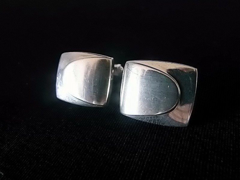 シルバー カフス 835刻印あり ■およその寸法/重さ:20×15×奥行18㎜/15g(2個で)■25~30年前購入/擦り疵・汚れ■送料¥180~_画像2