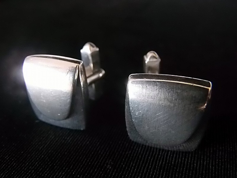 シルバー カフス 835刻印あり ■およその寸法/重さ:20×15×奥行18㎜/15g(2個で)■25~30年前購入/擦り疵・汚れ■送料¥180~_画像7
