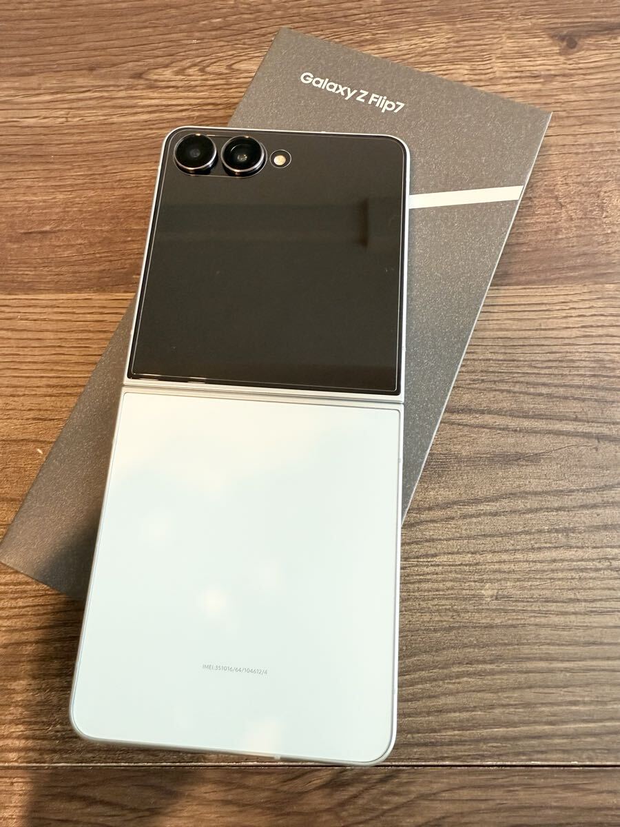 美品 Galaxy Z Flip7 512GB 国内版 ミント SIMフリー Galaxy Z Flip7 SM-F766Q ミント【RAM12GB/ROM256GB 国内版SIM