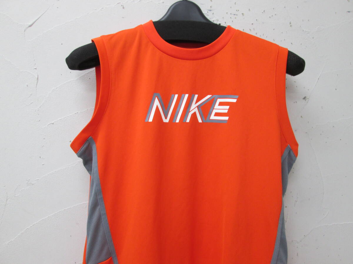 (92)♪ナイキ NIKE ノースリーブ Tシャツ DRI-FIT サイズM 140～150cm 10-12才 レッド系 キッズ 子供 速乾 スポーツ 美品_画像2