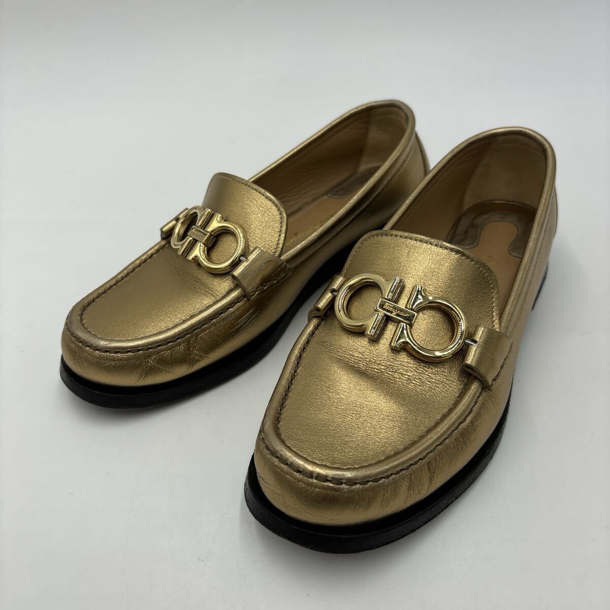 ＊ 付属品完備 イタリア製 '高級婦人靴' Salvatore Ferragamo サルヴァトーレフェラガモ 本革 ガンチーニ ローファー 革靴 5.5D 22.5cm_画像2