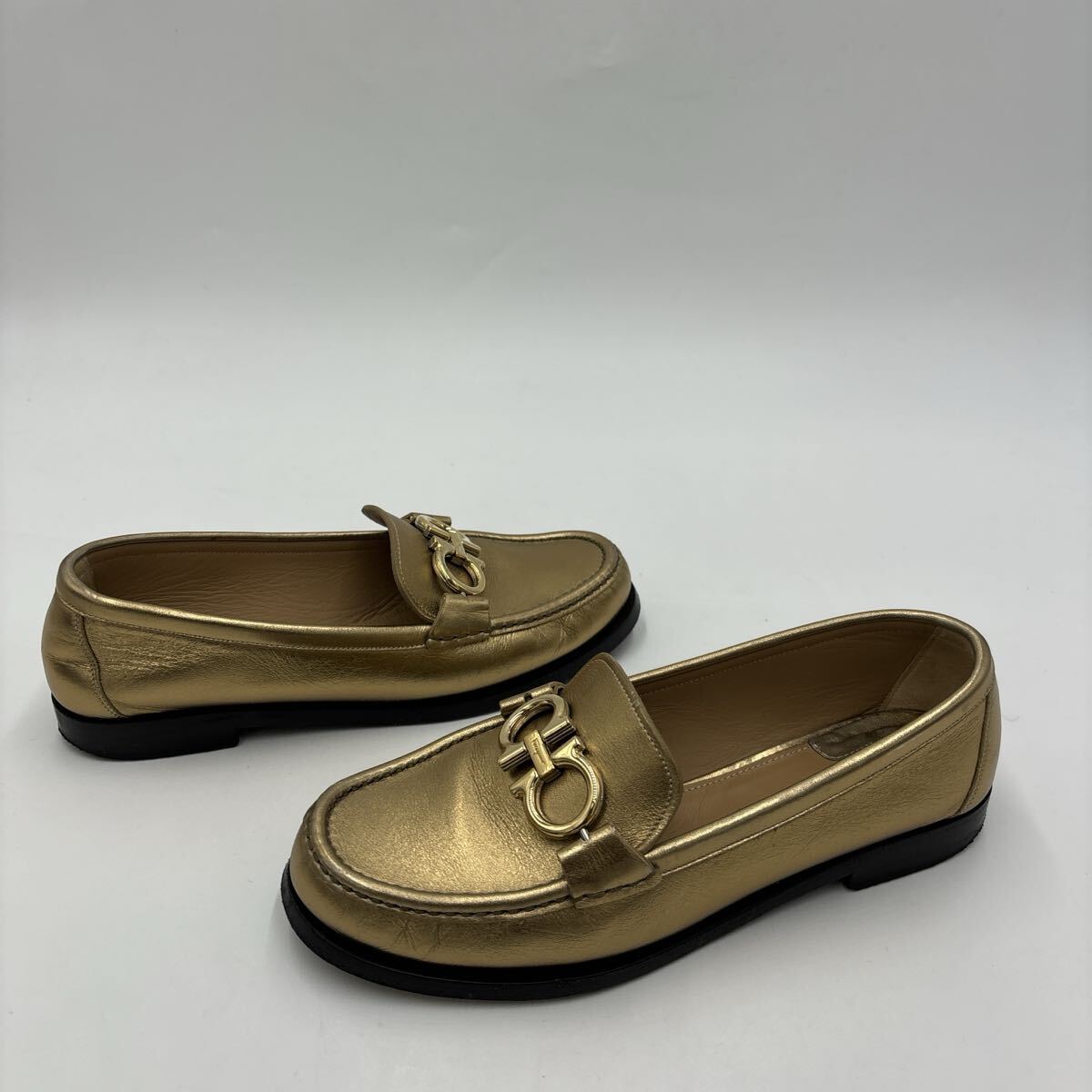 ＊ 付属品完備 イタリア製 '高級婦人靴' Salvatore Ferragamo サルヴァトーレフェラガモ 本革 ガンチーニ ローファー 革靴 5.5D 22.5cm_画像4
