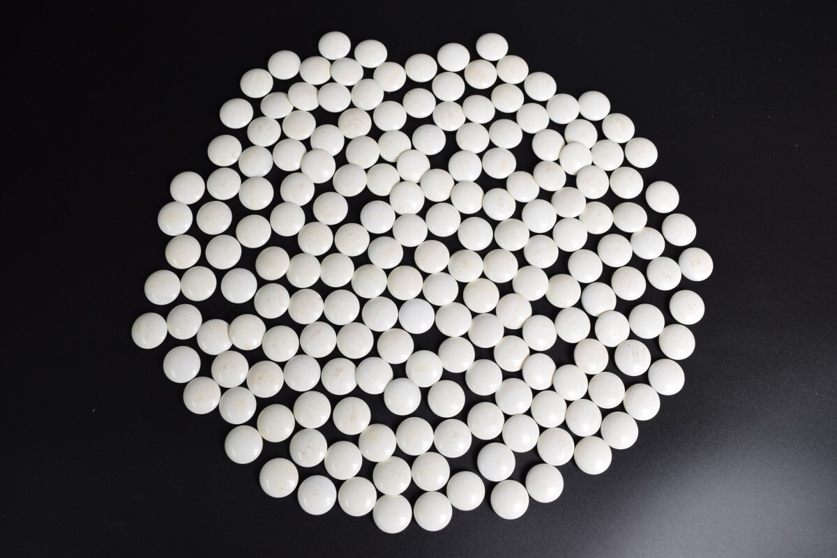 囲碁 蛤碁石 30号 厚み 8mm 那智黒 碁石 碁笥 桐箱付 ハマグリ