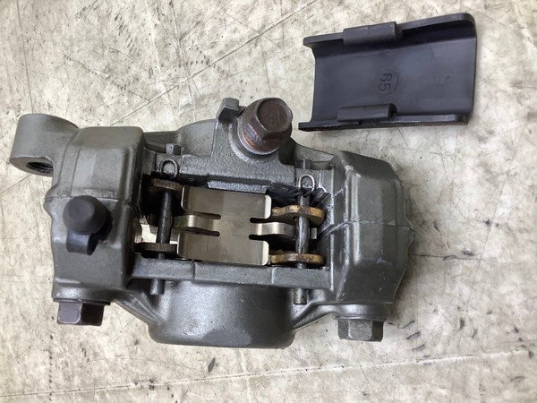 ZB4603 TZR125 フロントブレーキキャリパー スミトモ/SUMITOMO 3TY-0257