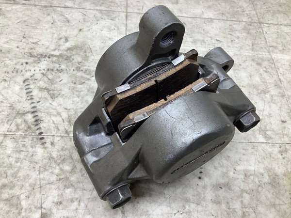 ZB4603 TZR125 フロントブレーキキャリパー スミトモ/SUMITOMO 3TY-0257