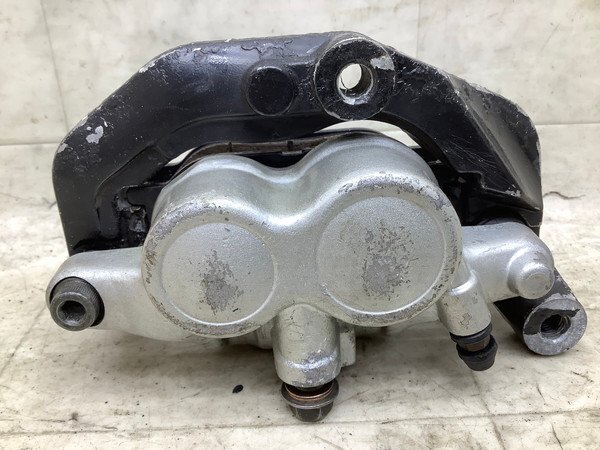 ZB4670 SRV250 フロントブレーキキャリパー 4DN-0375