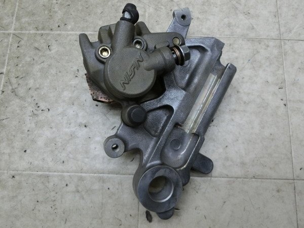 HX6686 TT250R/ 4RR1 リアブレーキキャリパー/ キャリパーサポート/ キャリパーステー 4GY-0492