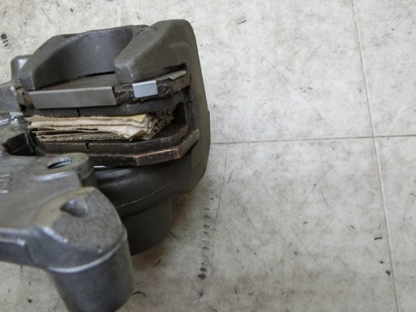 HX6686 TT250R/ 4RR1 リアブレーキキャリパー/ キャリパーサポート/ キャリパーステー 4GY-0492