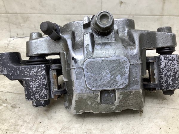 ZB4705 マジェスティ250/ Majesty250 フロントブレーキキャリパー スミトモ/SUMITOMO 4HC-2172