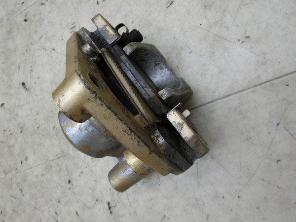 HX4779 アクシス50/ AXIS50 フロントブレーキキャリパー 3VP-4901