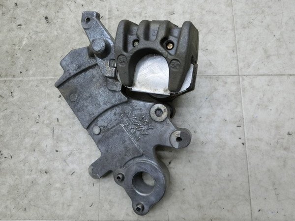 HX6686 TT250R/ 4RR1 リアブレーキキャリパー/ キャリパーサポート/ キャリパーステー 4GY-0492