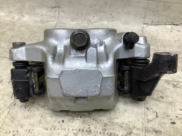 ZB4670 SRV250 フロントブレーキキャリパー 4DN-0375