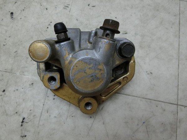 HX4779 アクシス50/ AXIS50 フロントブレーキキャリパー 3VP-4901