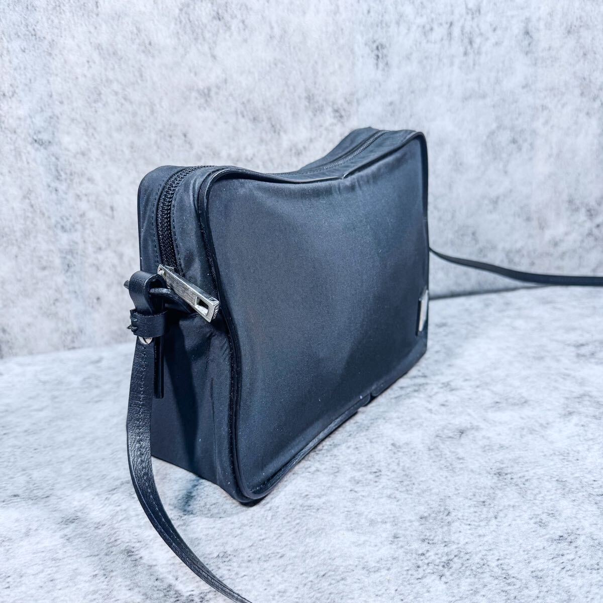 【新品現行】バリー BALLY ブラック 黒 ナイロン レザー ショルダーバッグ クロスボディ サコッシュ ミニバッグ 男女兼用_画像3