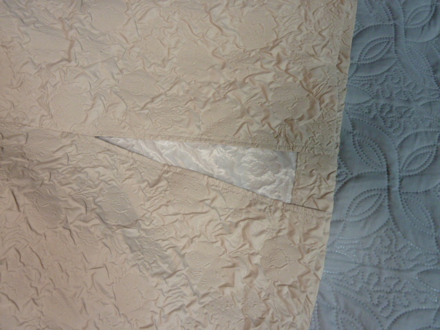 秋 1回着用 美品 VACANCY 生成りベージュ 凹凸生地 お花 地模様 裾スリット ベルト付き マキシ丈 スカート M L レタパ600円発送 同梱OK _画像6