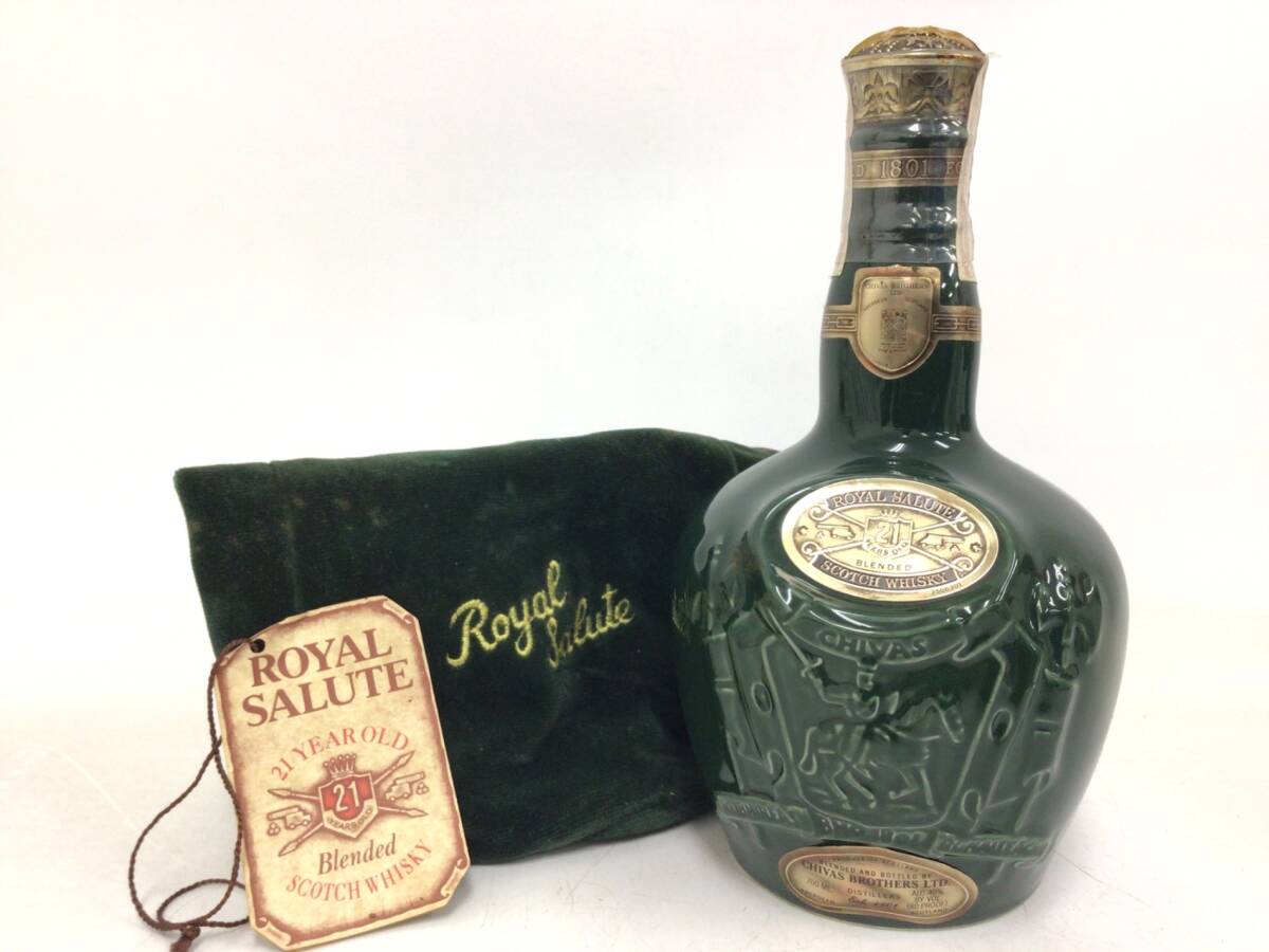 ロイヤルサルート 21年 緑陶器ボトル 700ml 40％  ロイヤルサルート 21年 緑 陶器ボトル 700ml 40% スコッチウィスキ