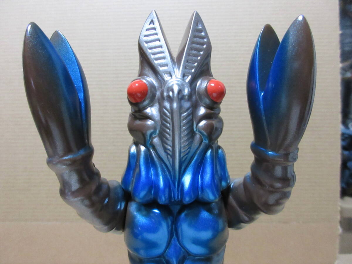 M1 номер Ultraman sofvi Baltan Seijin 2 поколения 