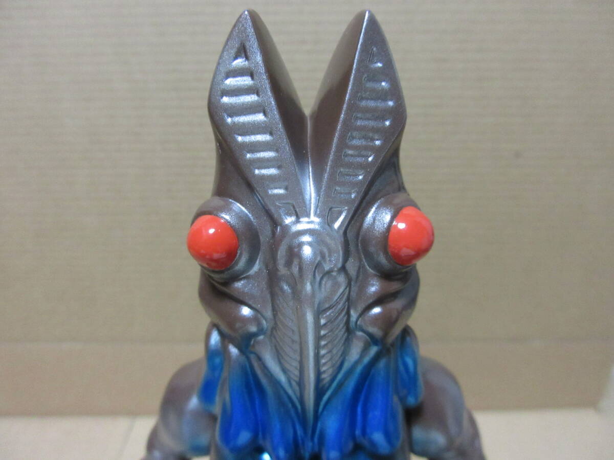 M1 номер Ultraman sofvi Baltan Seijin 2 поколения 