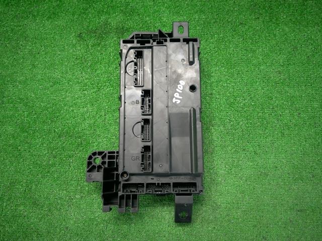 キャスト DBA-LA260S ヒューズボックス アクティバG SA2 4WD KF-VE CVT W24 FD10 82600-B2650_画像2