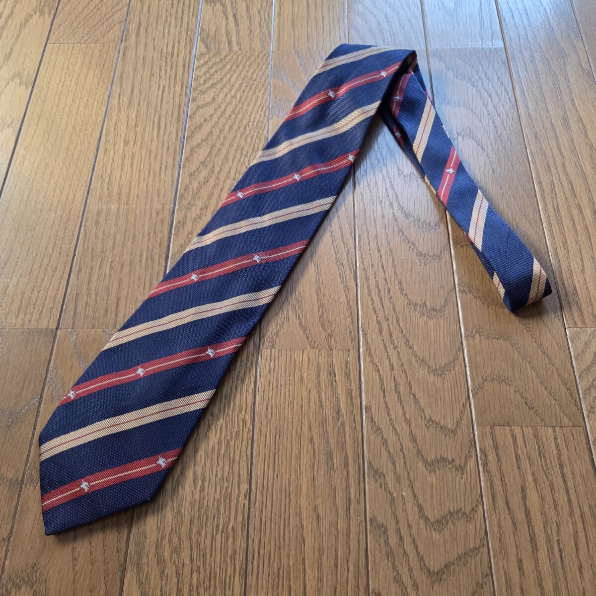 【美品】 BURBERRY LONDON バーバリー ロンドン ネクタイ ストライプ ネイビー ゴールド レッド ホースロゴ