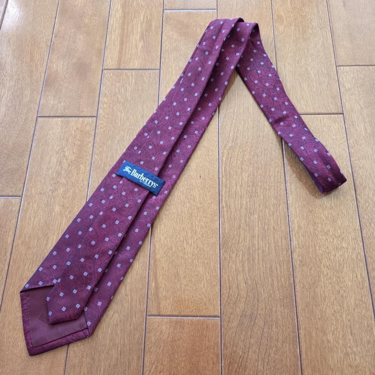 【極美品】 BURBERRYS バーバリーズ ネクタイ 小紋柄 ペイズリー レッド シルバー 希少