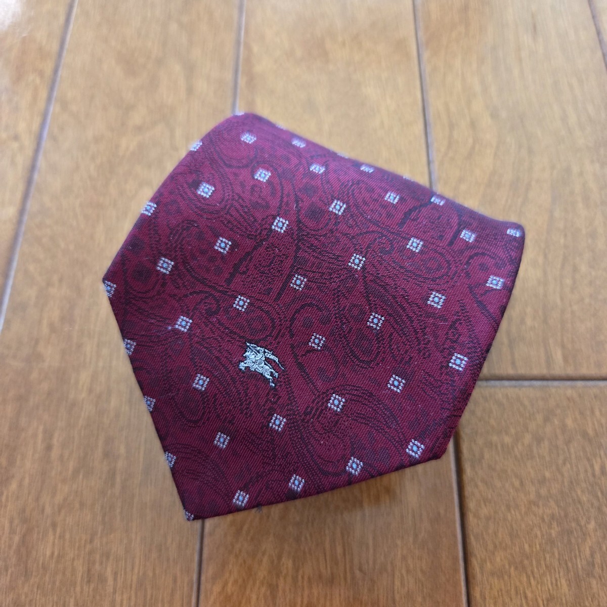 【極美品】 BURBERRYS バーバリーズ ネクタイ 小紋柄 ペイズリー レッド シルバー 希少