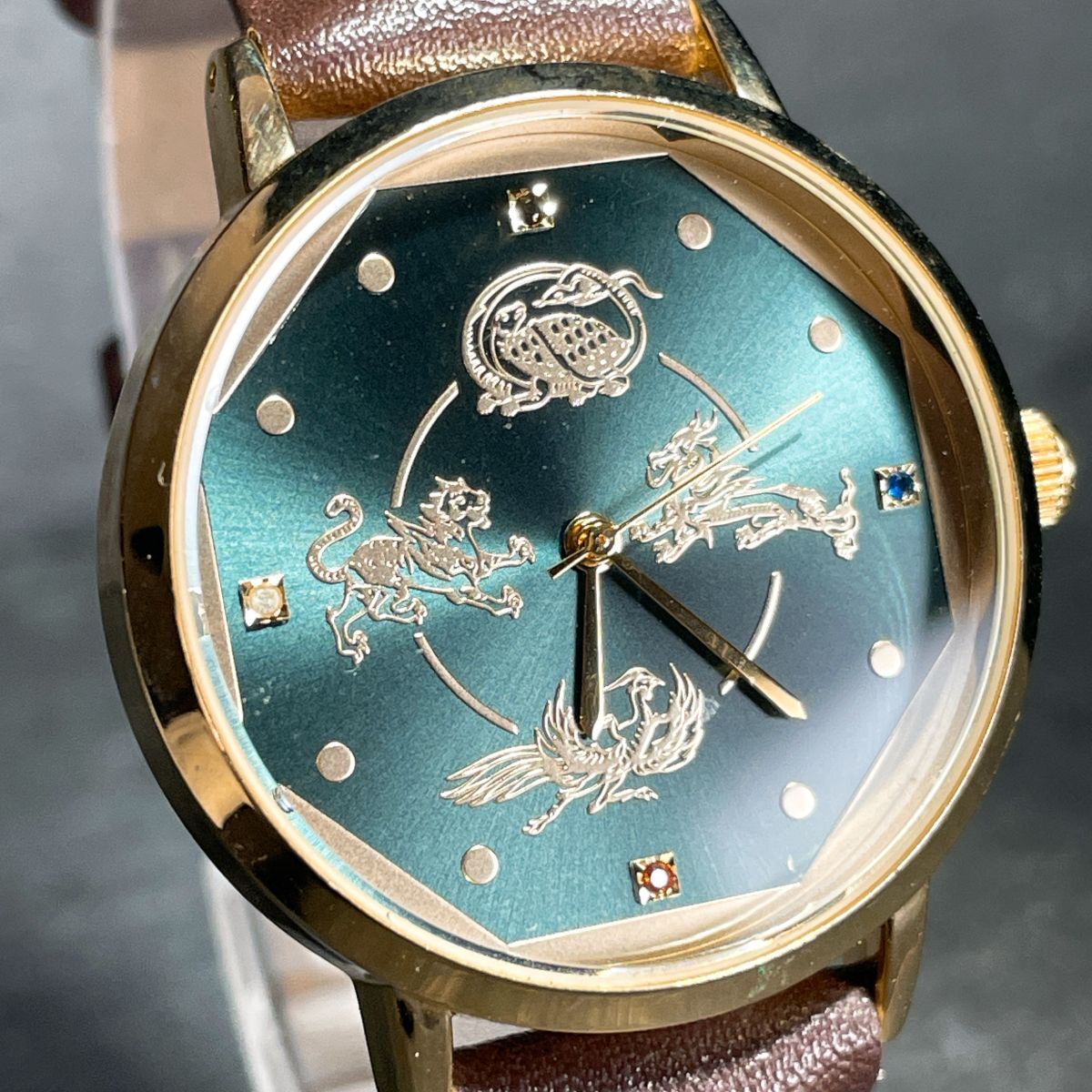 美品 腕時(shí)計(jì) アナログ クオーツ 3針 グリーン文字盤(pán) レザーバンド ブラウン ゴールド ステンレススチール 新品電池交換済み 動(dòng)作確認(rèn)済み