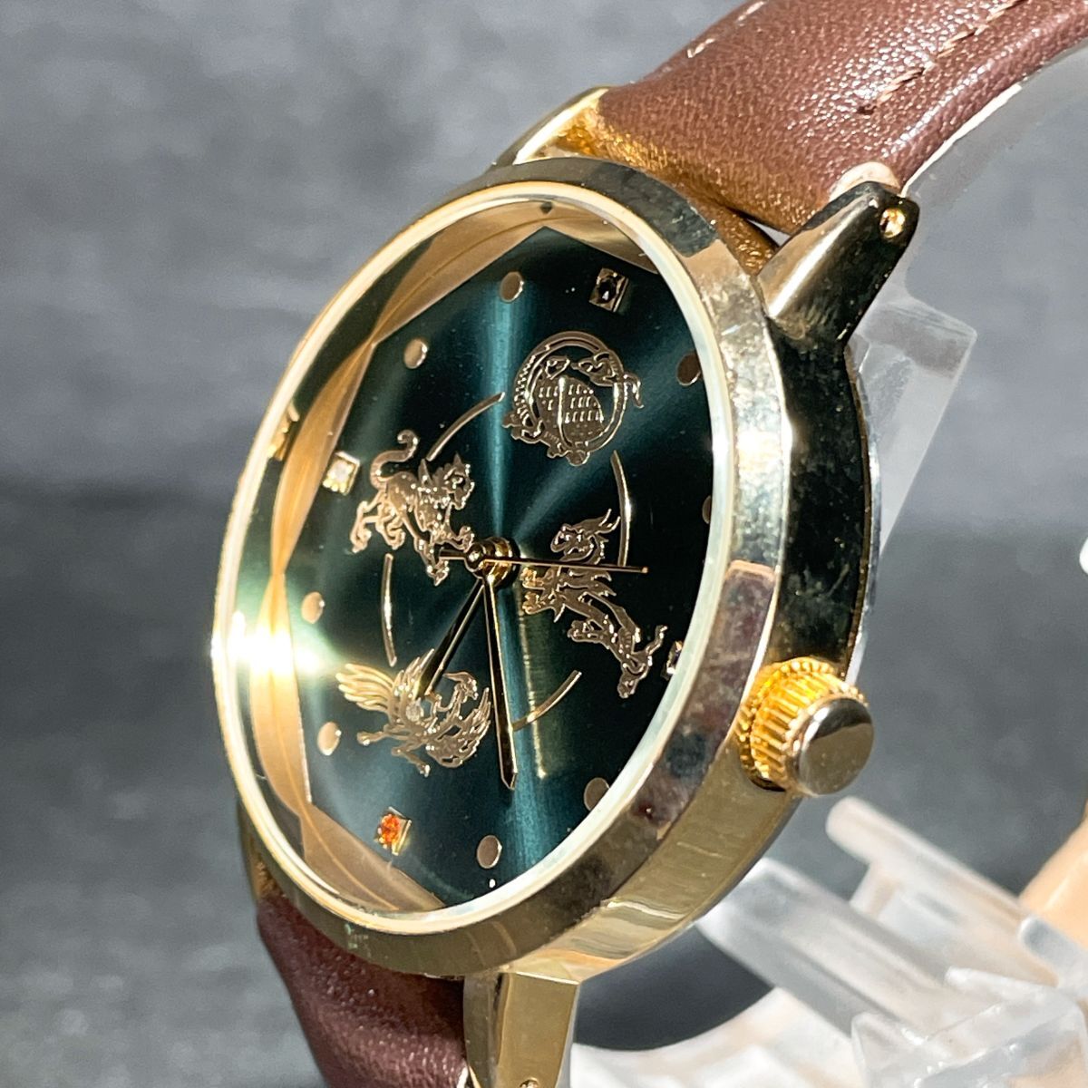 美品 腕時(shí)計(jì) アナログ クオーツ 3針 グリーン文字盤(pán) レザーバンド ブラウン ゴールド ステンレススチール 新品電池交換済み 動(dòng)作確認(rèn)済み