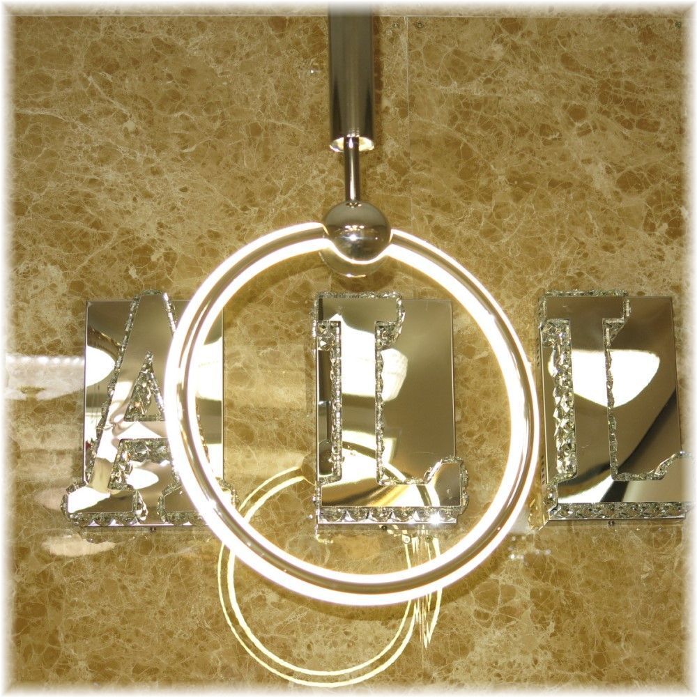 【送料無料！】★超激安即決！★新品?粋なデザイン NEWタイプLED ペンダントライト リモコン付 調(diào)光＆調(diào)色タイプ