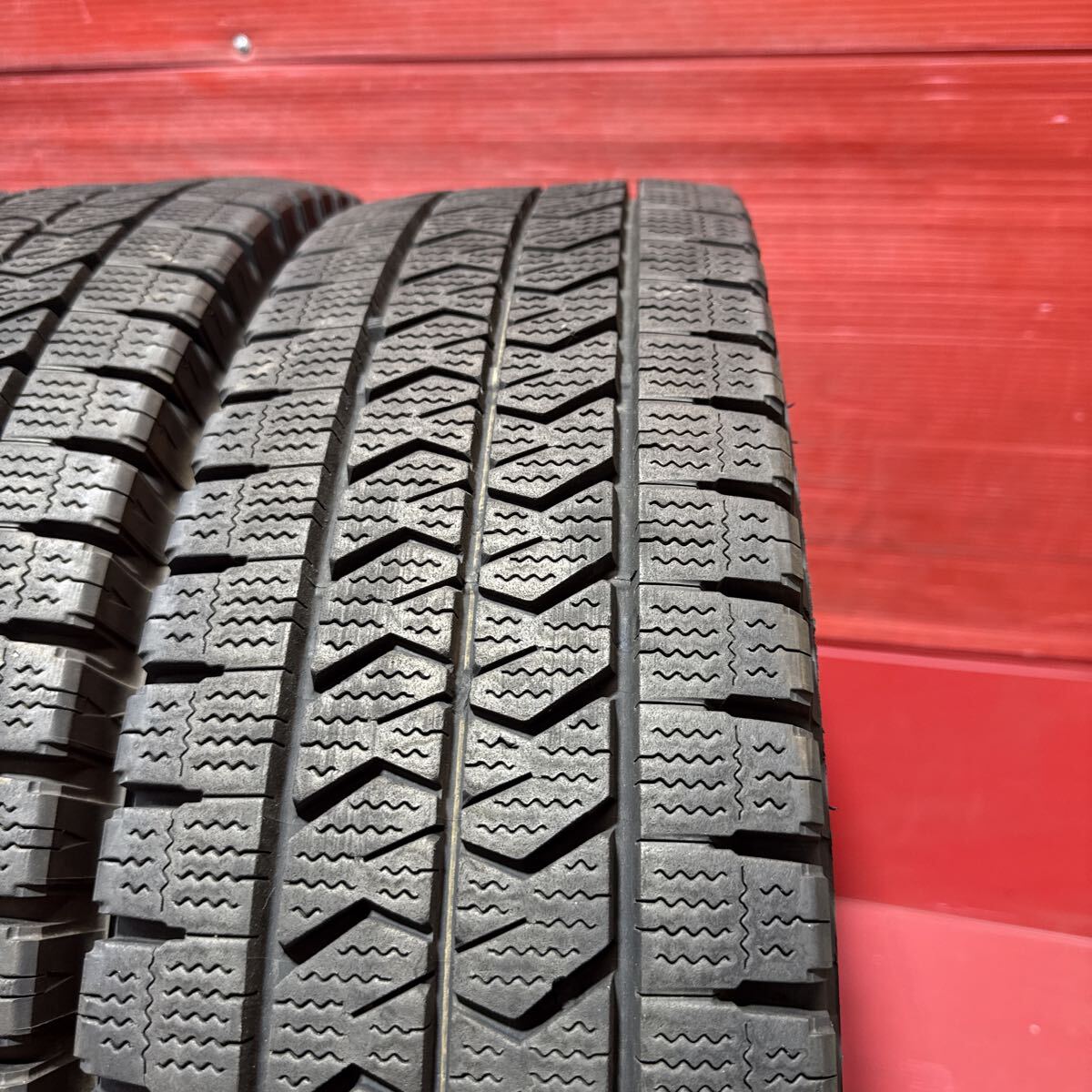 205/85R16 117/115N LT BRIDGESTONE BLIZZAK W989 205/85-16 ブリヂストン ブリザック ライトトラック 2023年国産 バリ山 6本_画像7