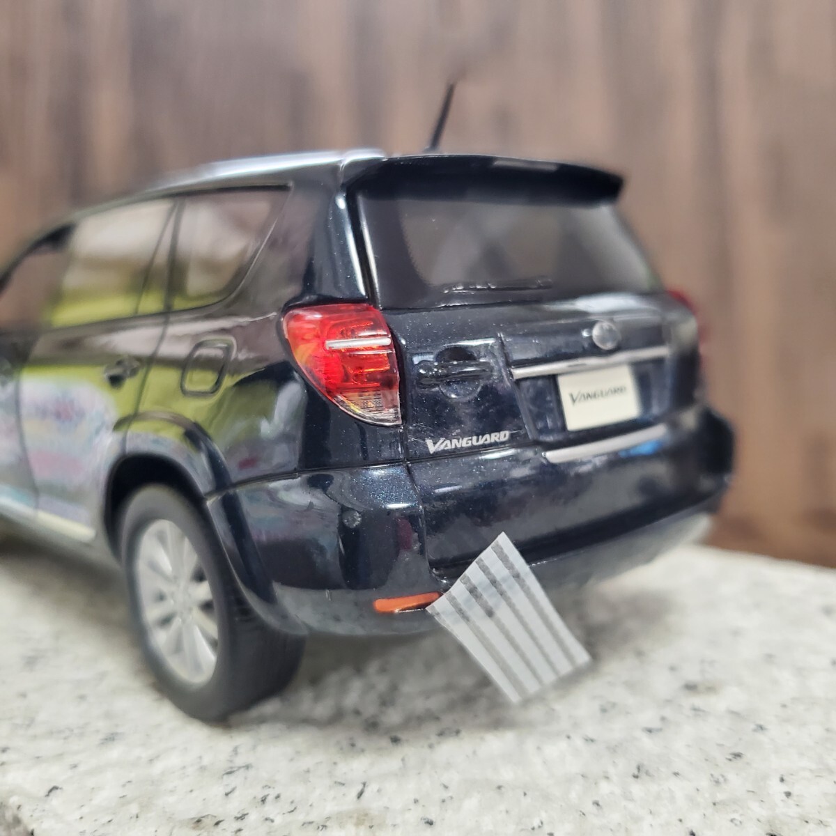 【送料無料】1/30 トヨタ ヴァンガード カラーサンプル ミニカー ドア開閉タイプ 濃いブルー系 【注意 キズ 有り】_画像5