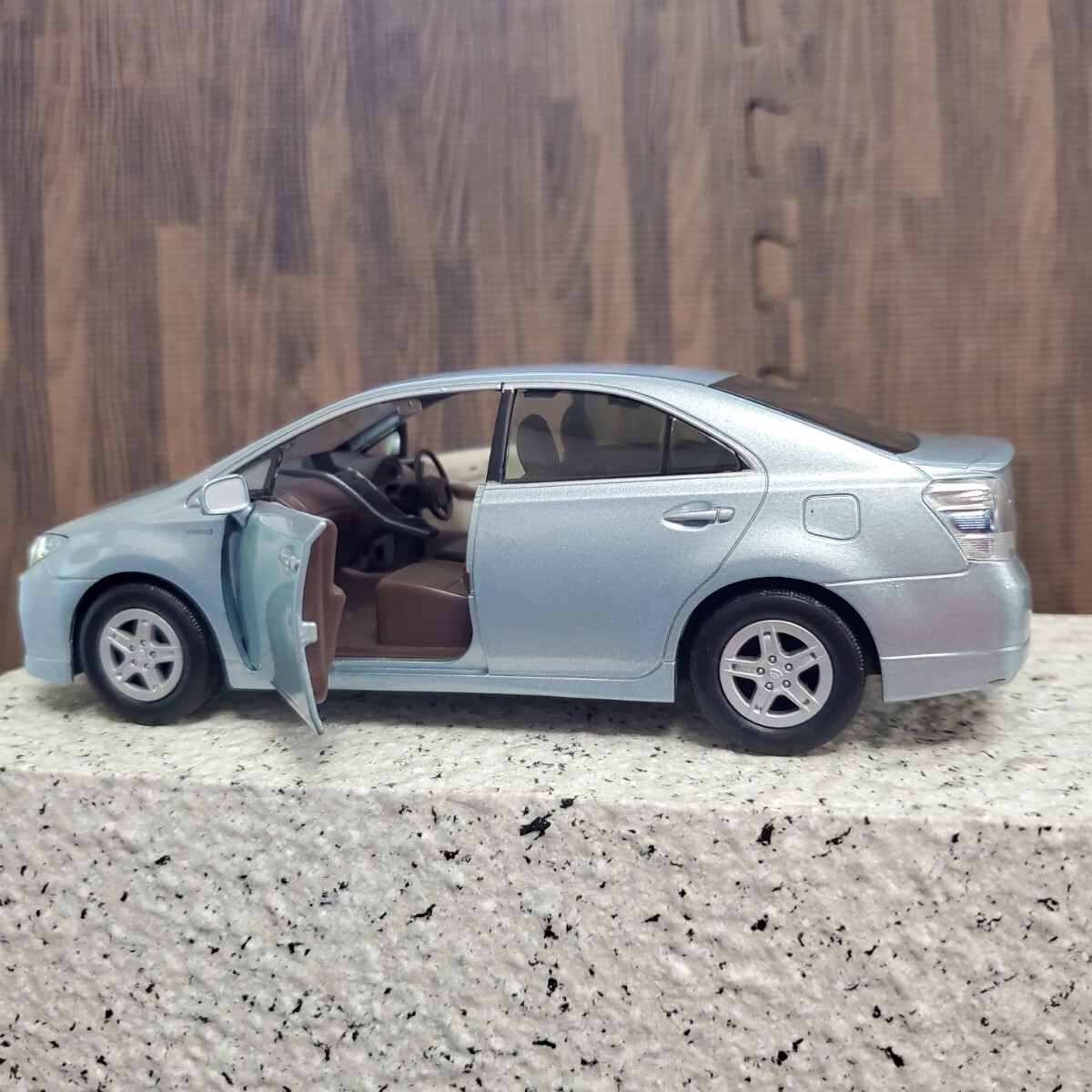 【送料無料】 1/30 トヨタ SAI カラーサンプル ミニカー ドア開閉タイプ 水色シルバー系 中古品 箱無し トヨタ サイ ミニカー_画像3