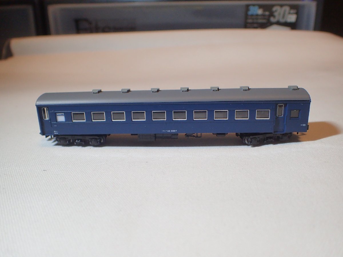 美品 KATO 10-034-1 旧形客車 スハフ42-2237 (アルミサッシ) 1両2 テールランプ点灯 純正白色室内灯付 黒染め車輪 Nゲージ 客車_画像3