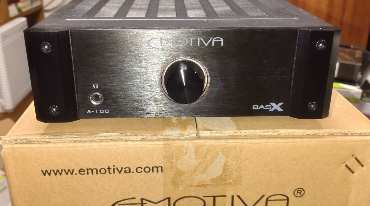 米国 EMOTIVA BASX A-100 プリメインアンプ